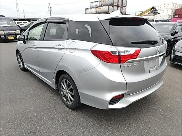 2015 Honda Fit Shuttle Hybrid, photo 3