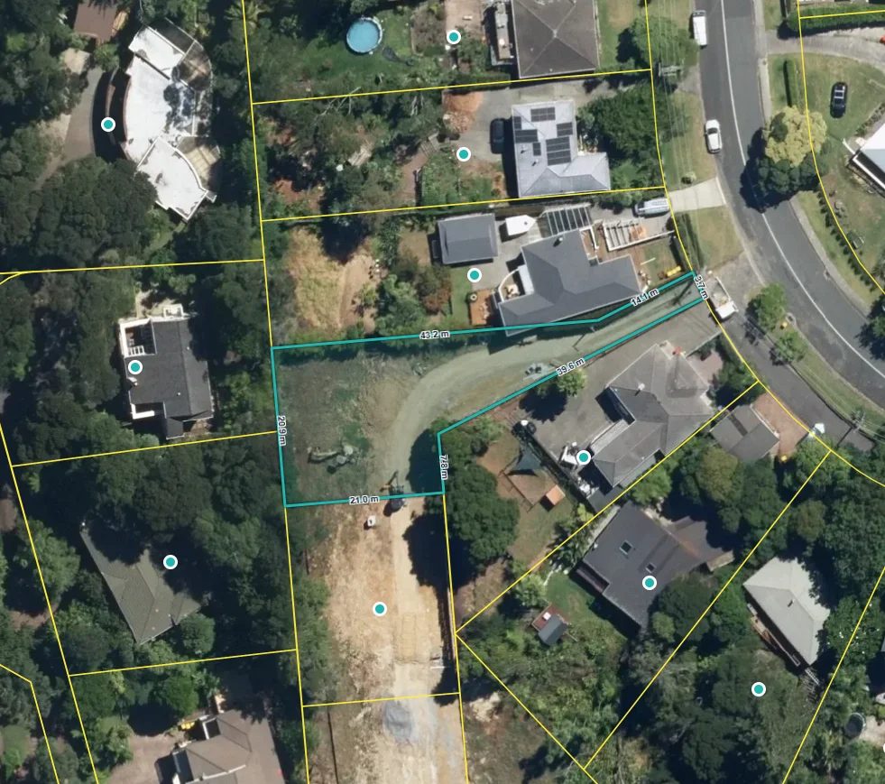 22A, B, D & E Highland Avenue, Titirangi, photo 7