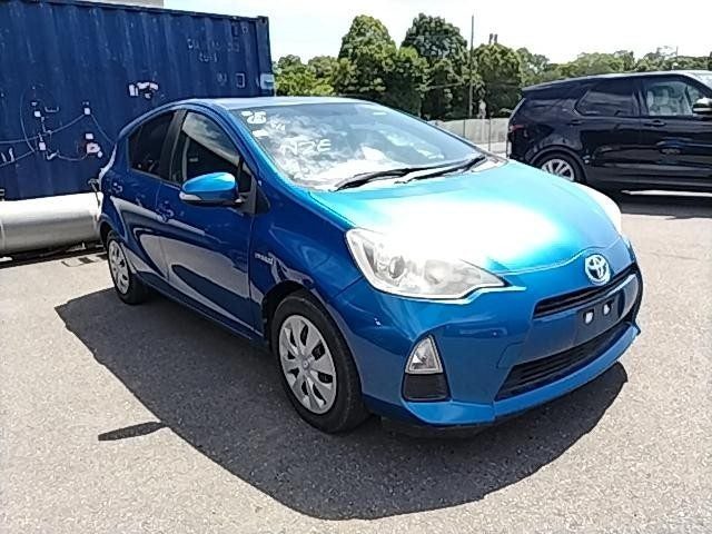 2013 Toyota Aqua S