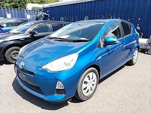 2013 Toyota Aqua S, photo 2