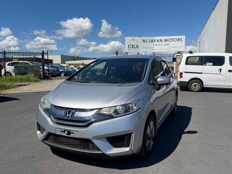 2014 Honda Fit Hybrid L Package, photo 2
