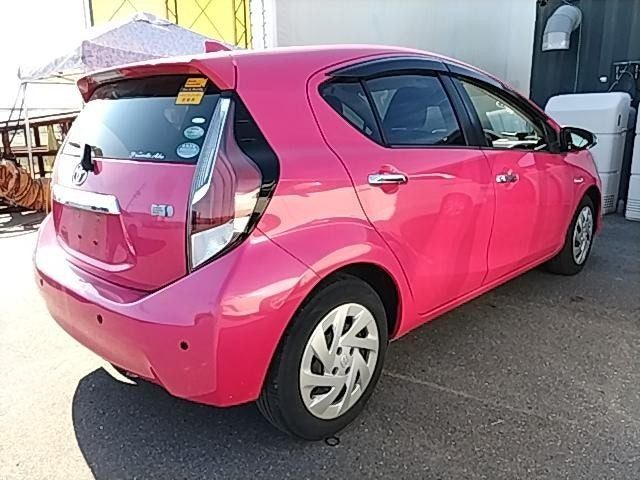 2016 Toyota Aqua S, photo 3
