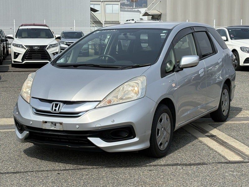 2015 Honda Fit Shuttle Hybrid C, photo 2