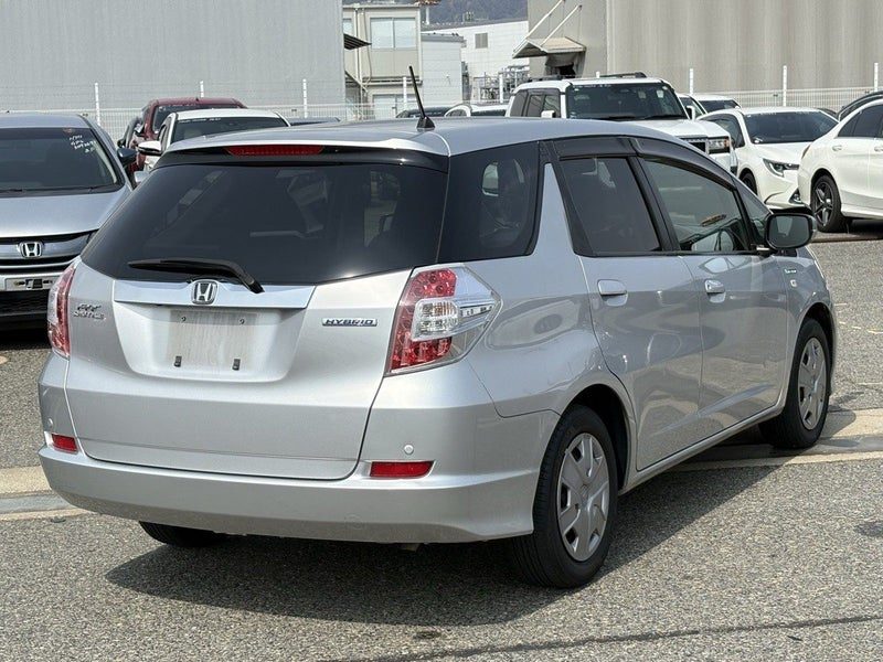 2015 Honda Fit Shuttle Hybrid C, photo 3