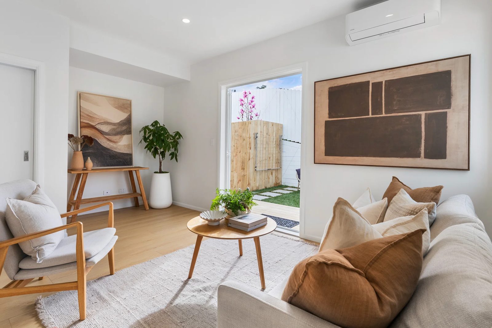 240 Rangatira Road, Beach Haven, photo 3
