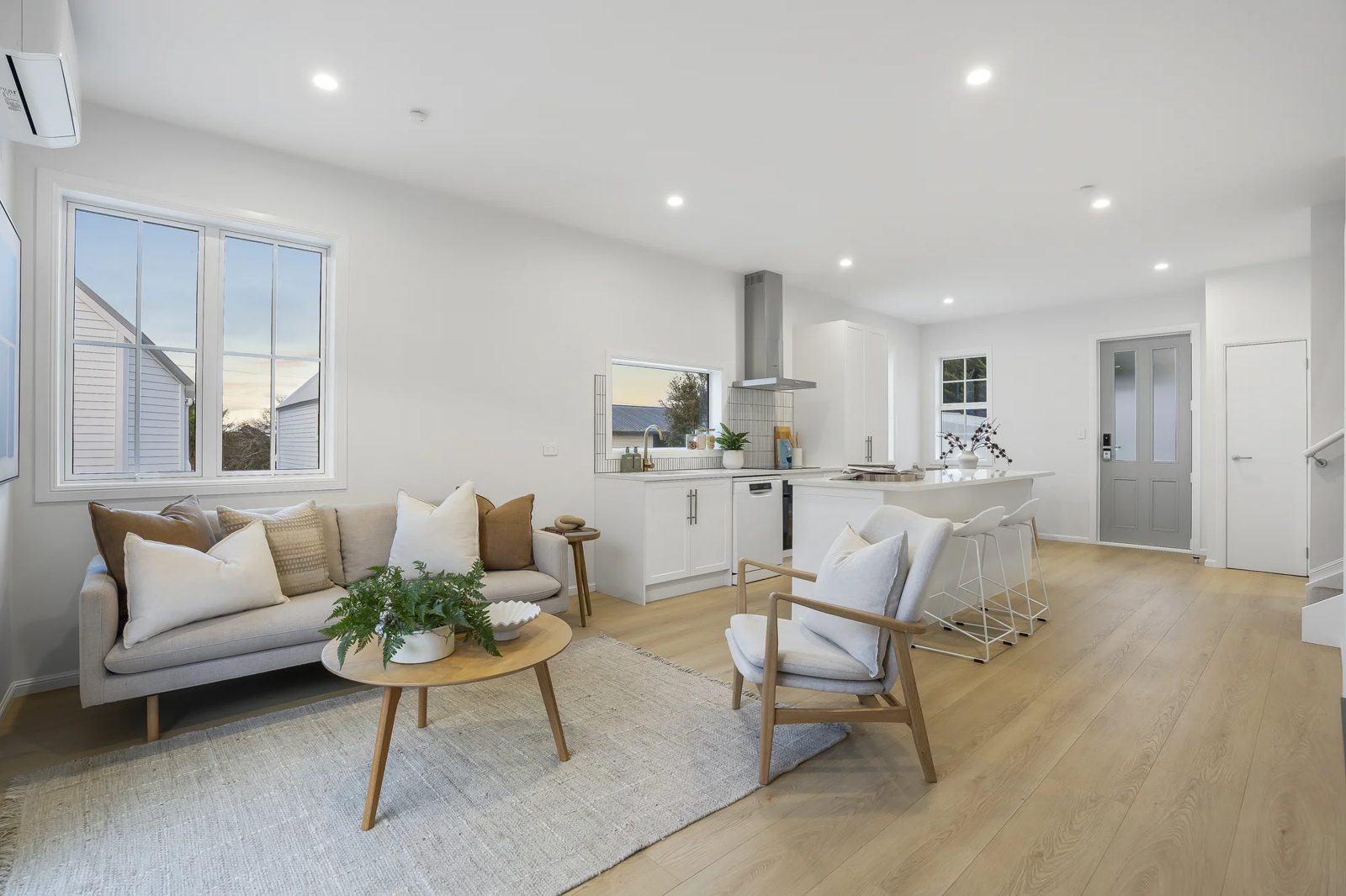 240 Rangatira Road, Beach Haven, photo 8