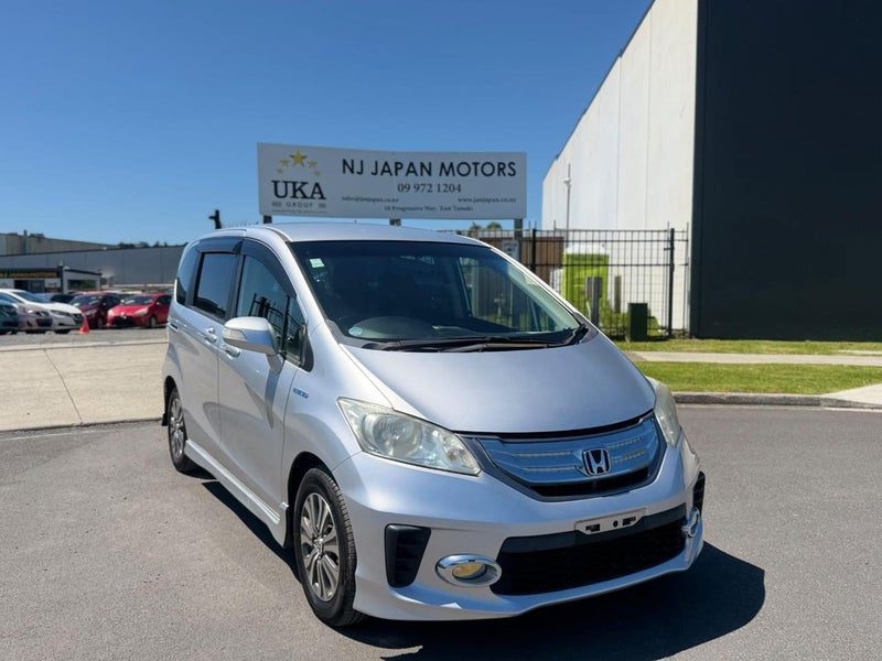 2013 Honda Freed 6 Seater | Van