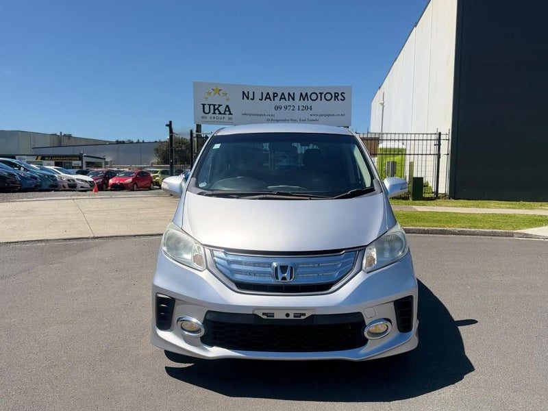 2013 Honda Freed 6 Seater | Van, photo 3