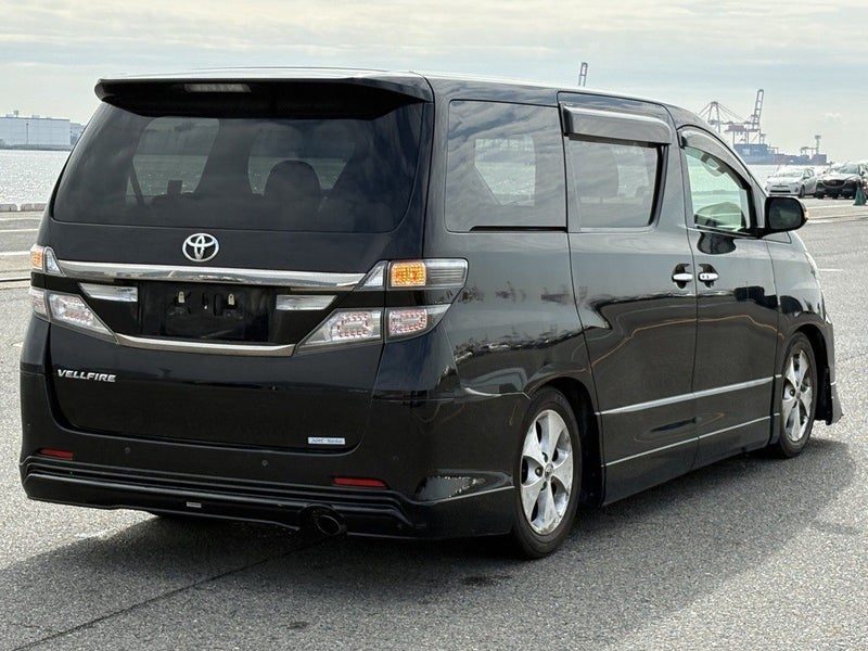2013 Toyota Vellfire 7 Seater | Van | People Mover, photo 2