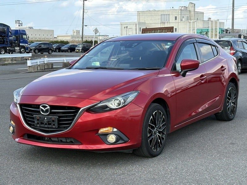 2015 Mazda Axela Hybrid S, photo 2