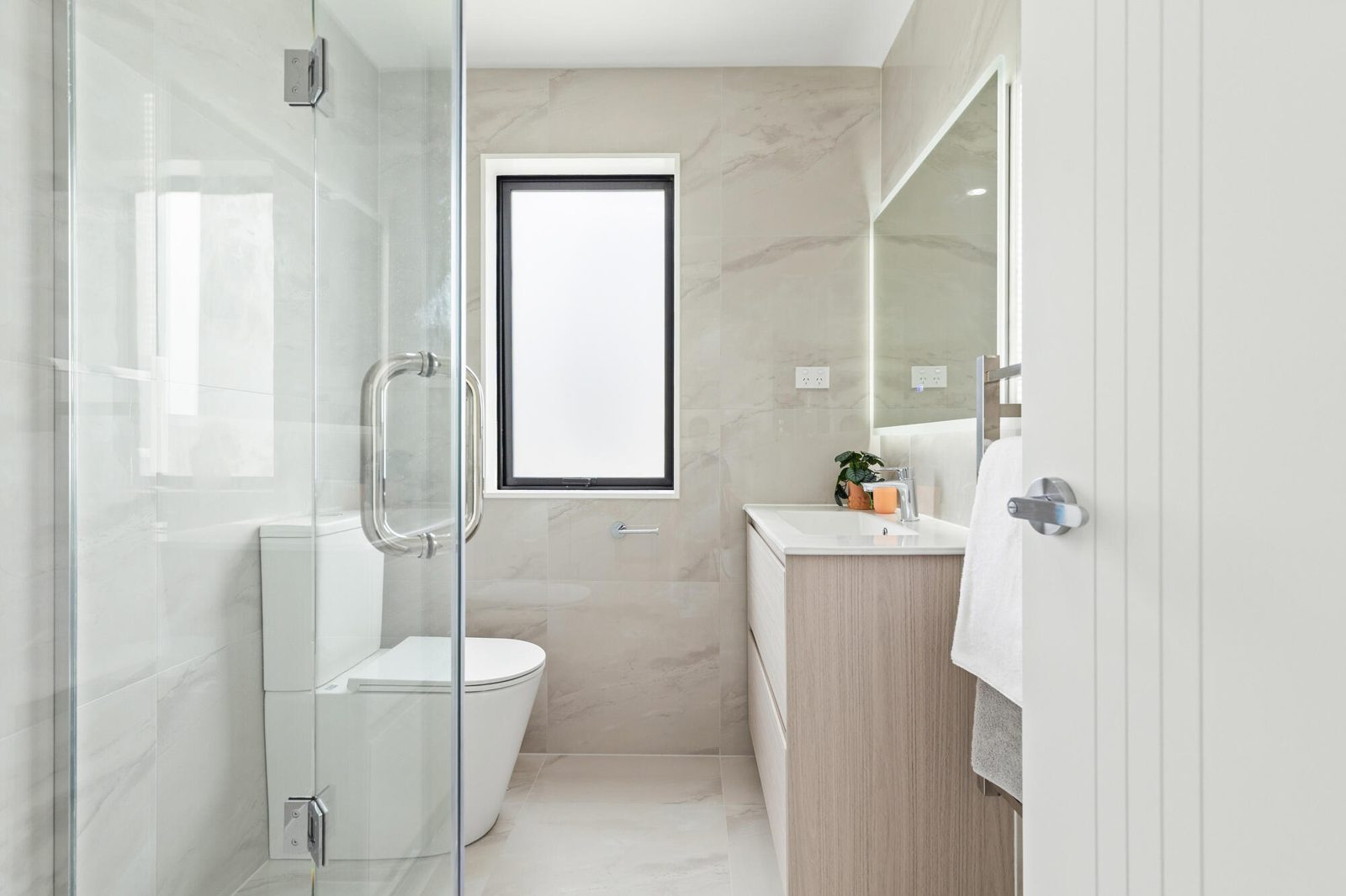 8/113 Beach Road, Te Atatu Peninsula, photo 11