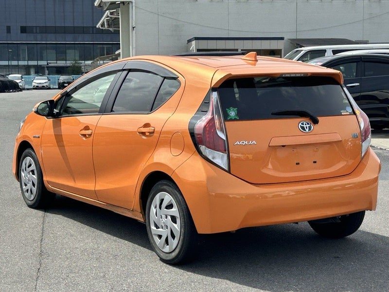 2017 Toyota Aqua S, photo 3