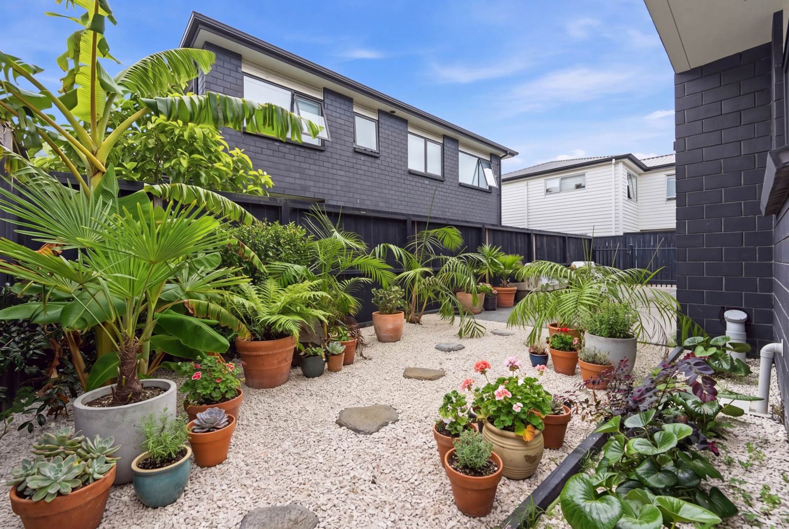 7C Holland Avenue, Point England, photo 1