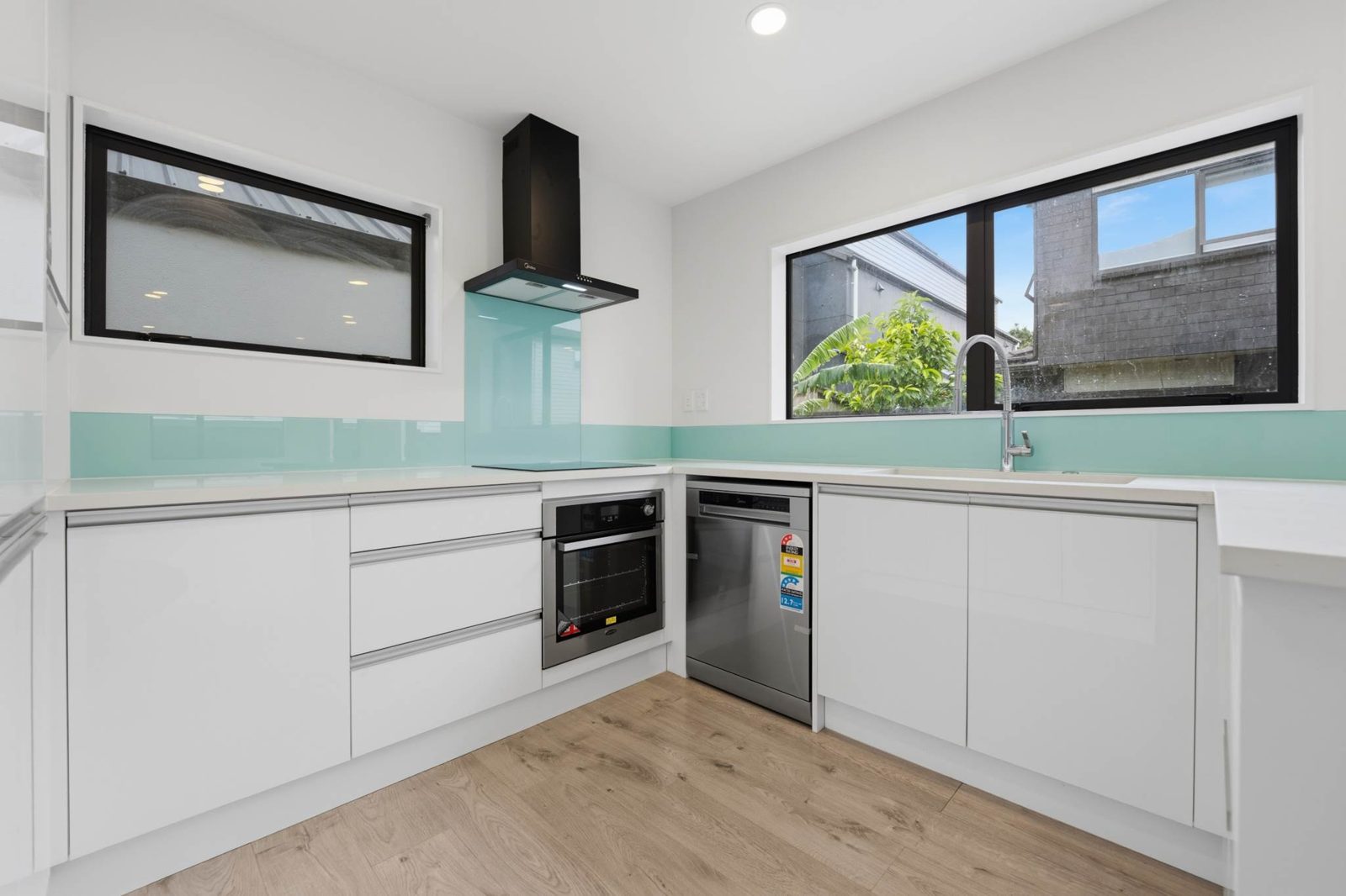 7C Holland Avenue, Point England, photo 9