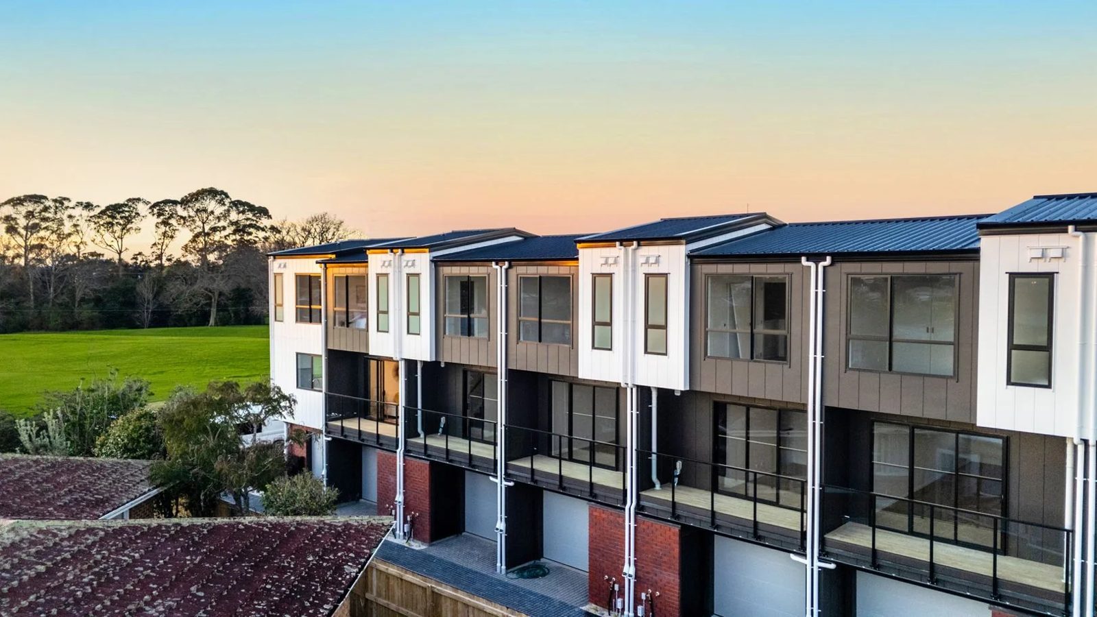 6 & 7/32 Tiraumea Drive, Pakuranga, photo 1