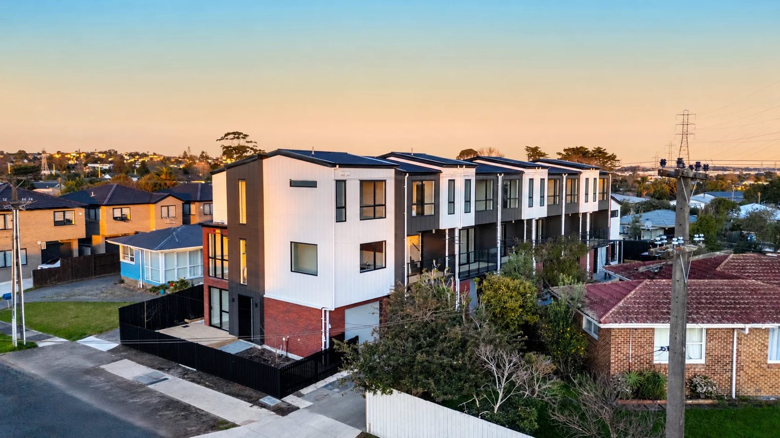 6 & 7/32 Tiraumea Drive, Pakuranga, photo 3