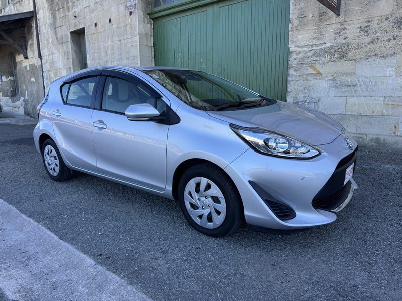 2021 Toyota Aqua, photo 2