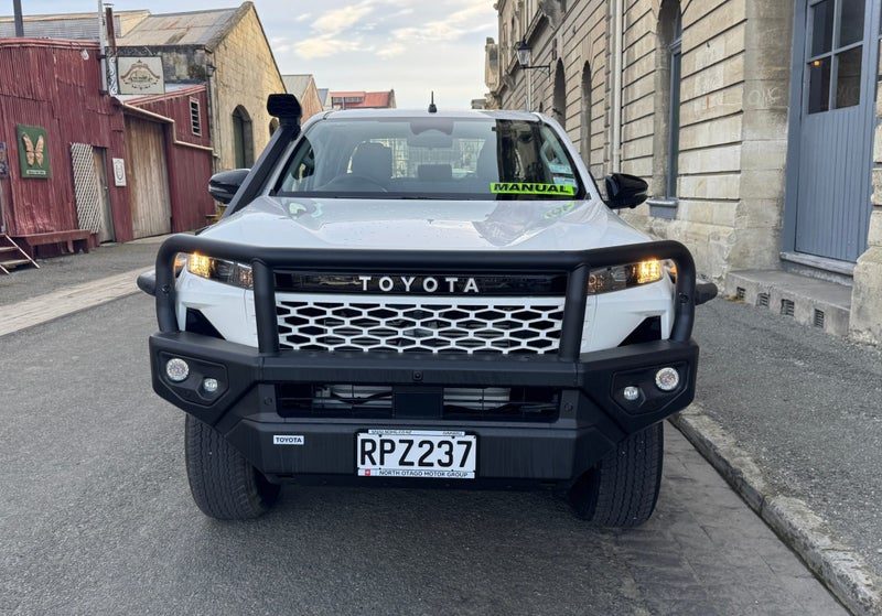2026 Toyota Hilux SR D/C TD CC Manual, photo 2