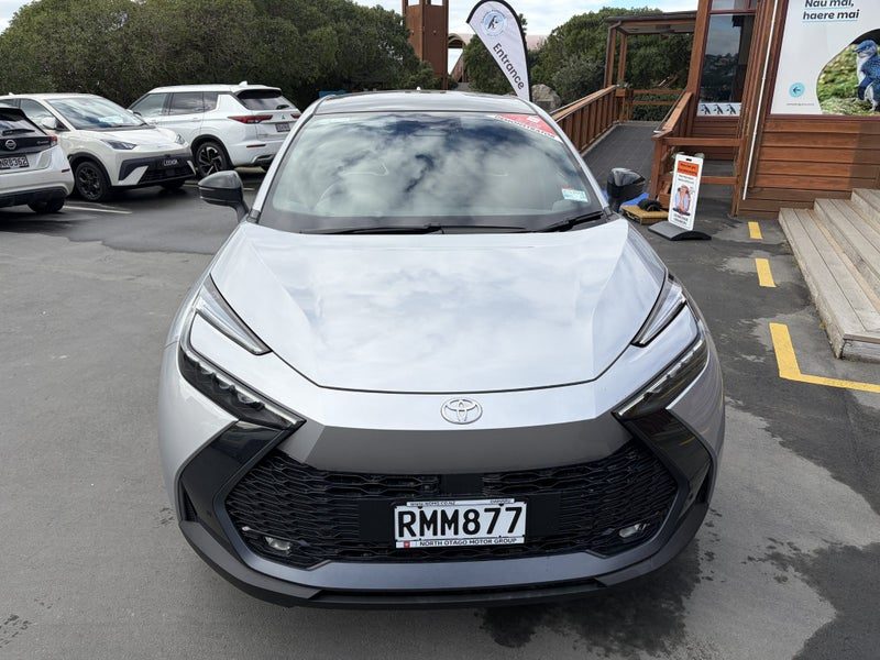 2025 Toyota C-HR Limited, photo 2