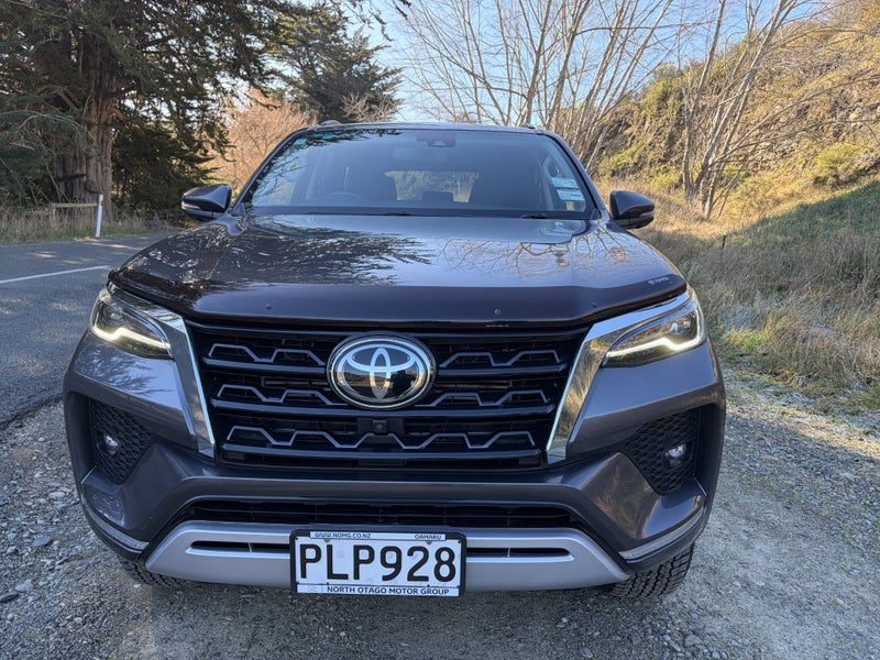 2022 Toyota Fortuner Limited, photo 2