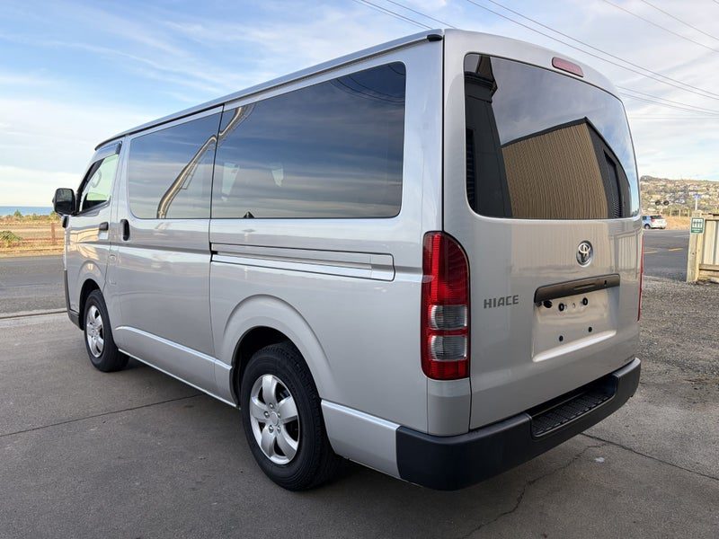 2021 Toyota Hiace DX, photo 3