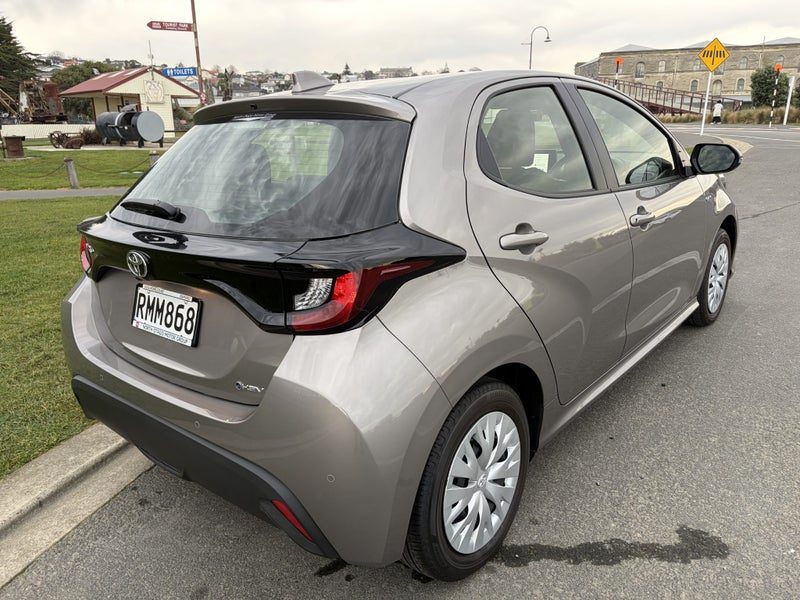 2025 Toyota Yaris GX, photo 3