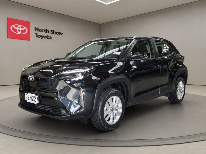 2024 Toyota Yaris Cross GX 1.5L Hybrid FWD SUV, photo 3