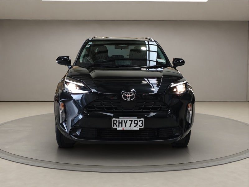 2025 Toyota Yaris Cross GX 1.5L Hybrid FWD SUV, photo 3