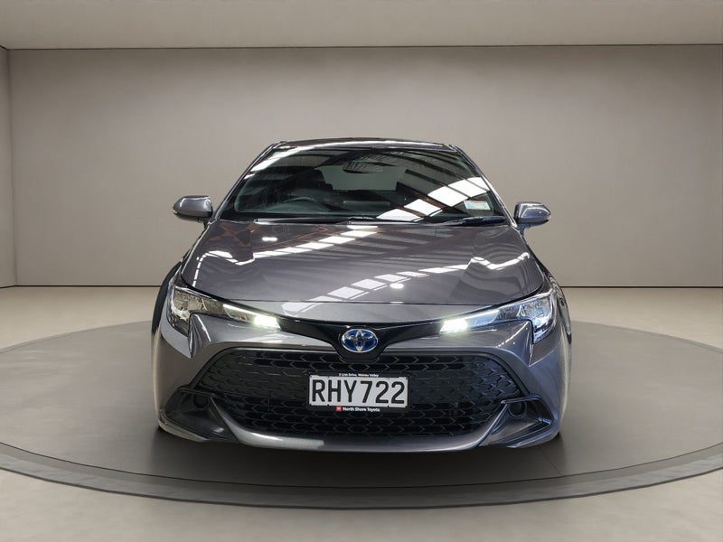 2025 Toyota Corolla GX 1.8L Hybrid FWD Hatchback, photo 2