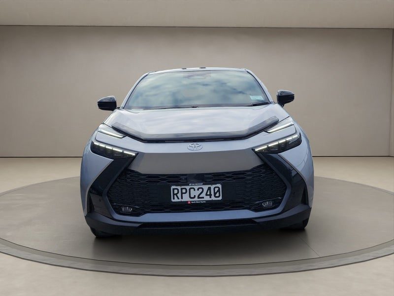 2026 Toyota C-HR Limited 1.8L Hybrid FWD SUV, photo 2