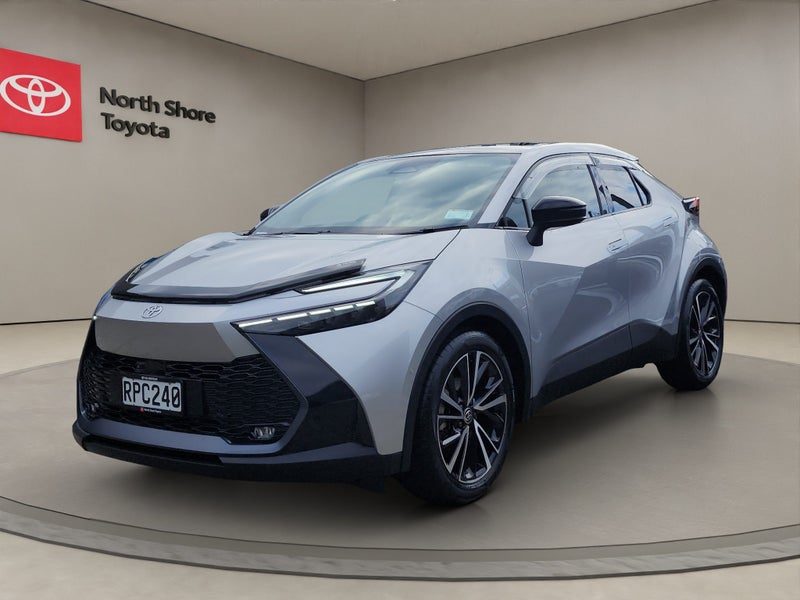 2026 Toyota C-HR Limited 1.8L Hybrid FWD SUV, photo 3