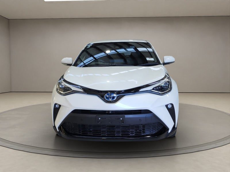 2021 Toyota C-HR 1.8L Hybrid G FWD SUV, photo 2