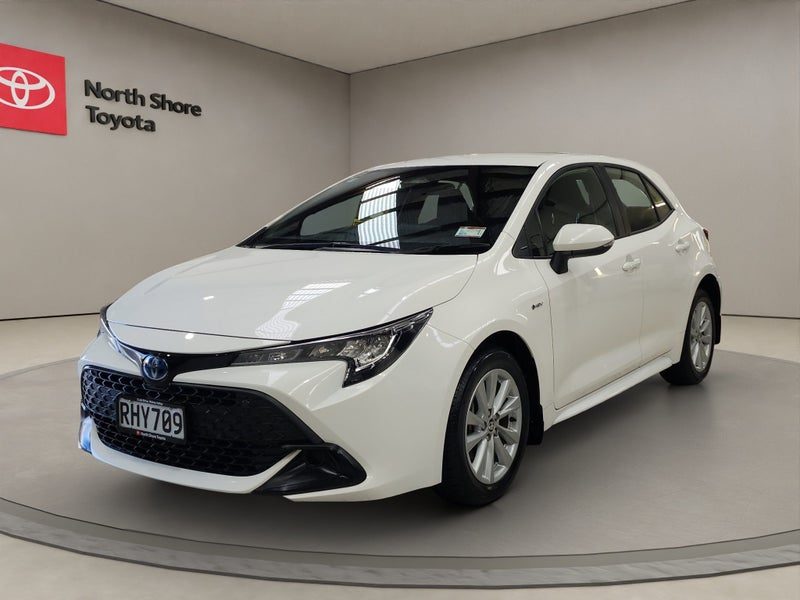 2025 Toyota Corolla GX 1.8L Hybrid FWD Hatchback, photo 2