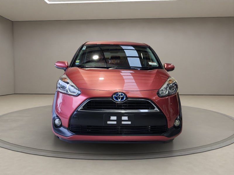 2016 Toyota Sienta 1.5L Hybrid X 2WD SUV, photo 2
