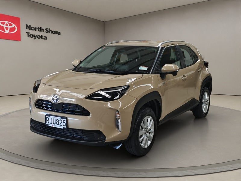 2025 Toyota Yaris Cross GX 1.5L Hybrid FWD SUV, photo 3