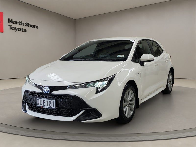 2024 Toyota Corolla GX 1.8L Hybrid FWD Hatchback, photo 3