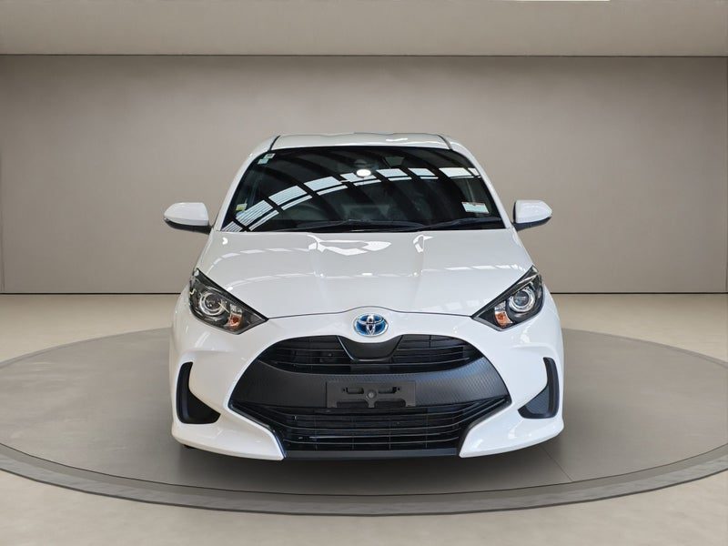 2023 Toyota Yaris 1.5L Hybrid X 2WD Hatchback, photo 2