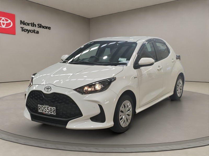 2026 Toyota Yaris GX 1.5L Hybrid FWD Hatchback, photo 3