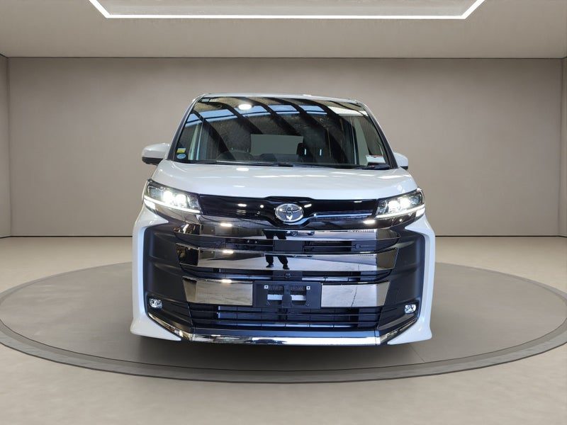 2026 Toyota Noah 1.8L Hybrid 2WD People Mover, photo 2