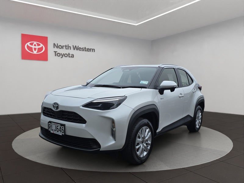 2025 Toyota Yaris Cross GX 1.5L Hybrid FWD SUV, photo 3