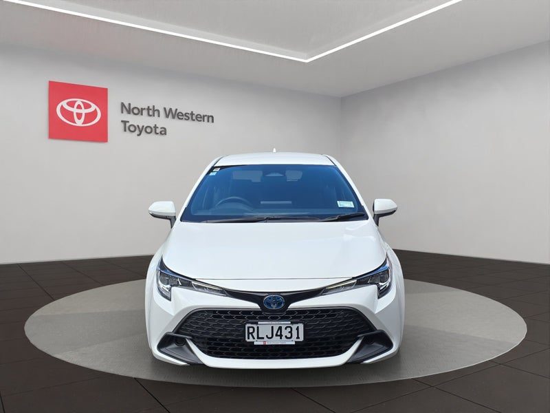 2025 Toyota Corolla GX 1.8L Hybrid FWD Hatchback, photo 2