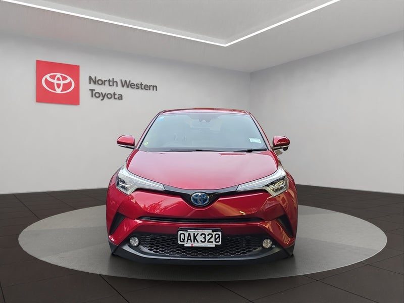 2017 Toyota C-HR 1.8 Hybrid G 5 Dr SUV CVT FWD, photo 2