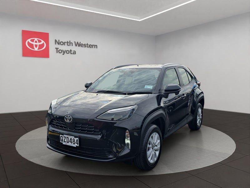 2024 Toyota Yaris Cross GX 1.5L Hybrid FWD SUV, photo 3