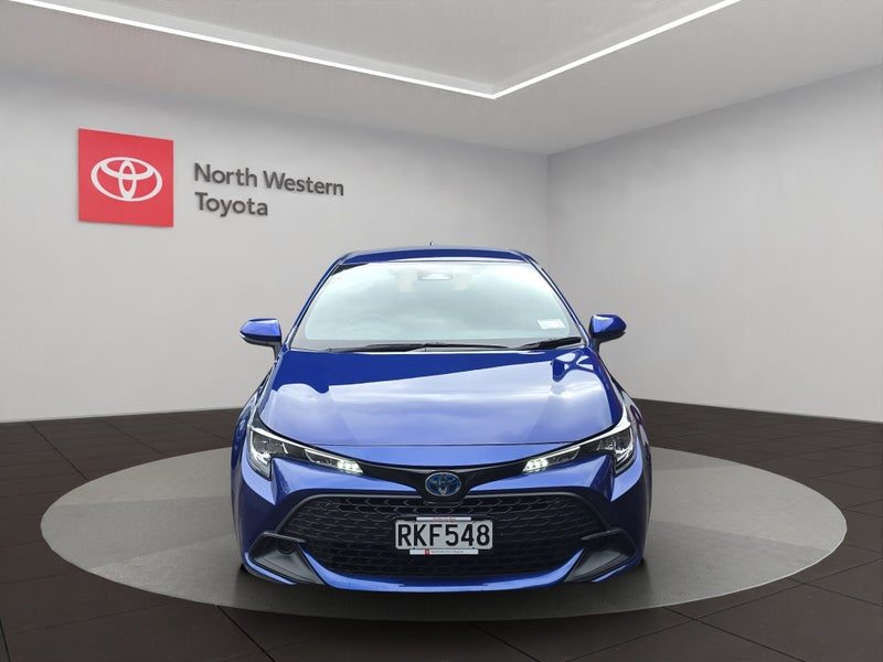 2025 Toyota Corolla GX 1.8L Hybrid FWD Hatchback, photo 2