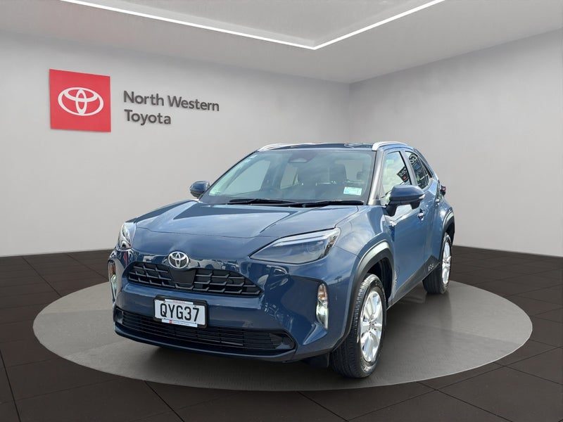 2024 Toyota Yaris Cross GX 1.5L Hybrid FWD SUV, photo 3