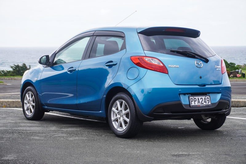 2012 Mazda Demio, photo 3
