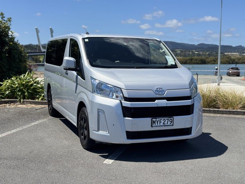 2020 Toyota Hiace ZR Minibus
