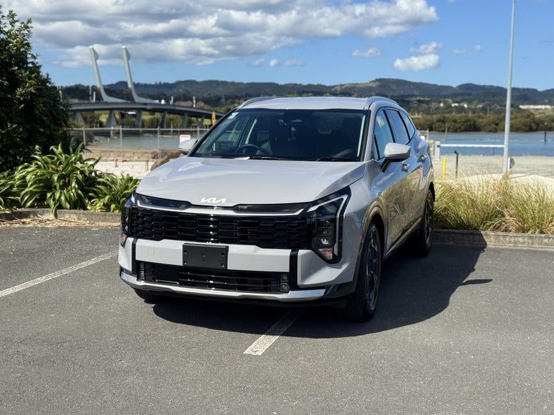 2026 Kia Sportage Earth Hev Awd 1.6T 6 speed auto, photo 3