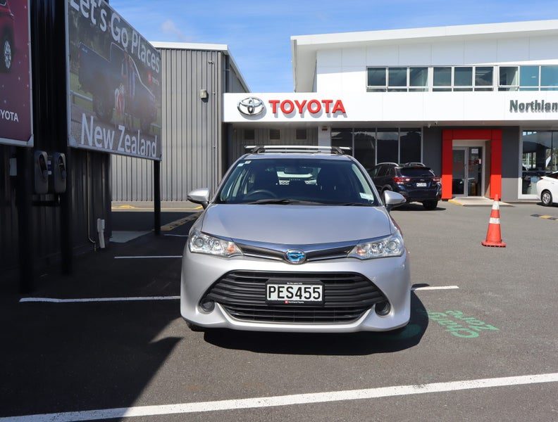 2016 Toyota Corolla Fielder Hybrid, photo 2