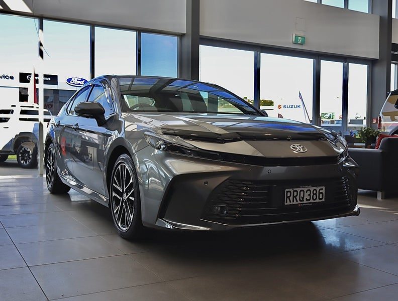 2026 Toyota Camry ZR 2.5P HEV ECVT FWD SD/4D/5S, photo 3